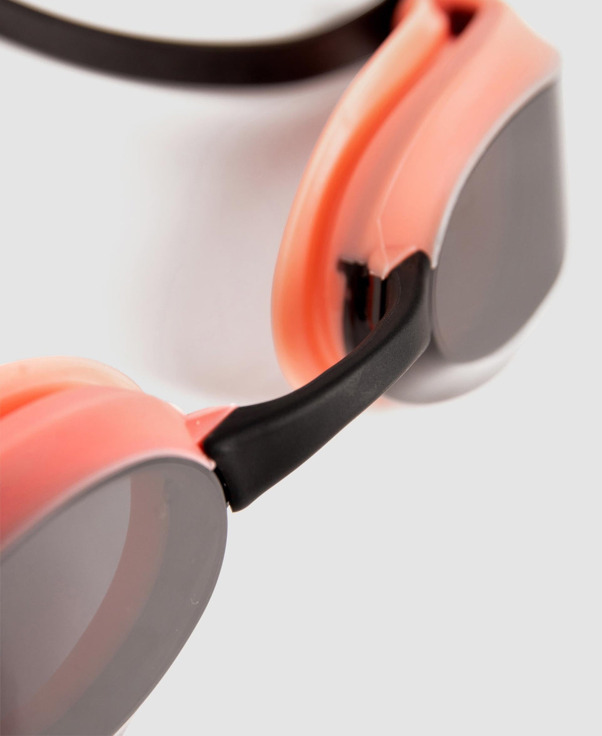 Arena Cobra Core Swipe Goggle