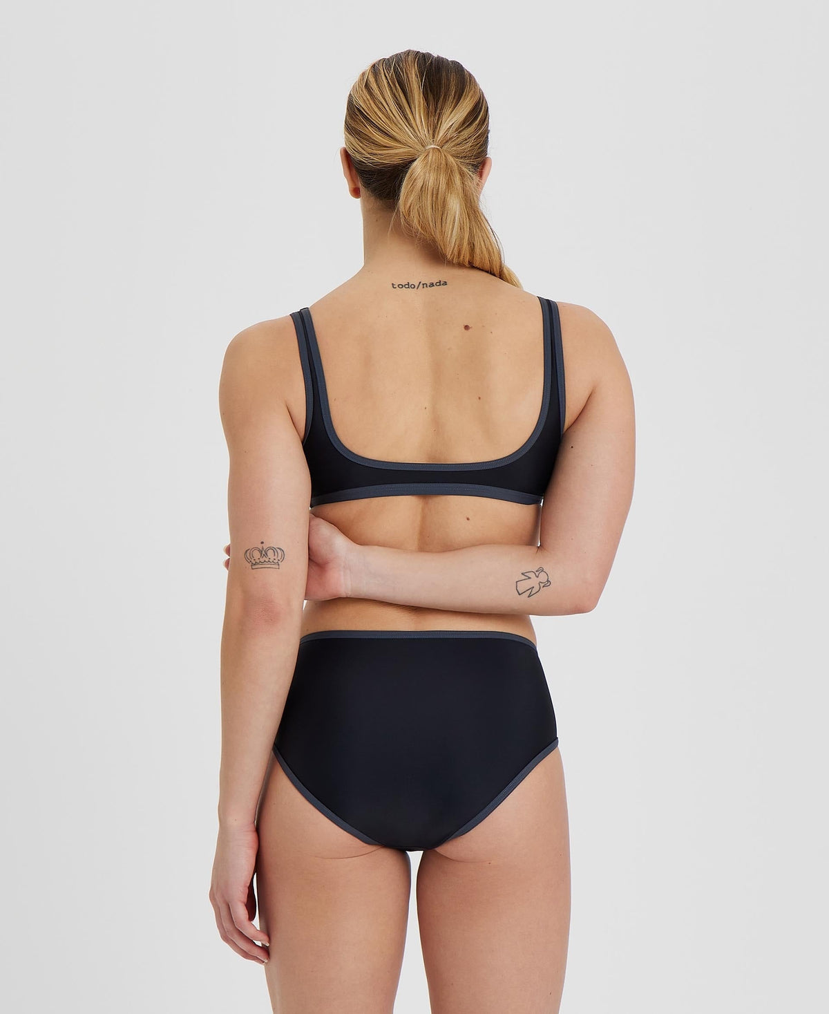 Arena Icons Logo Bikini